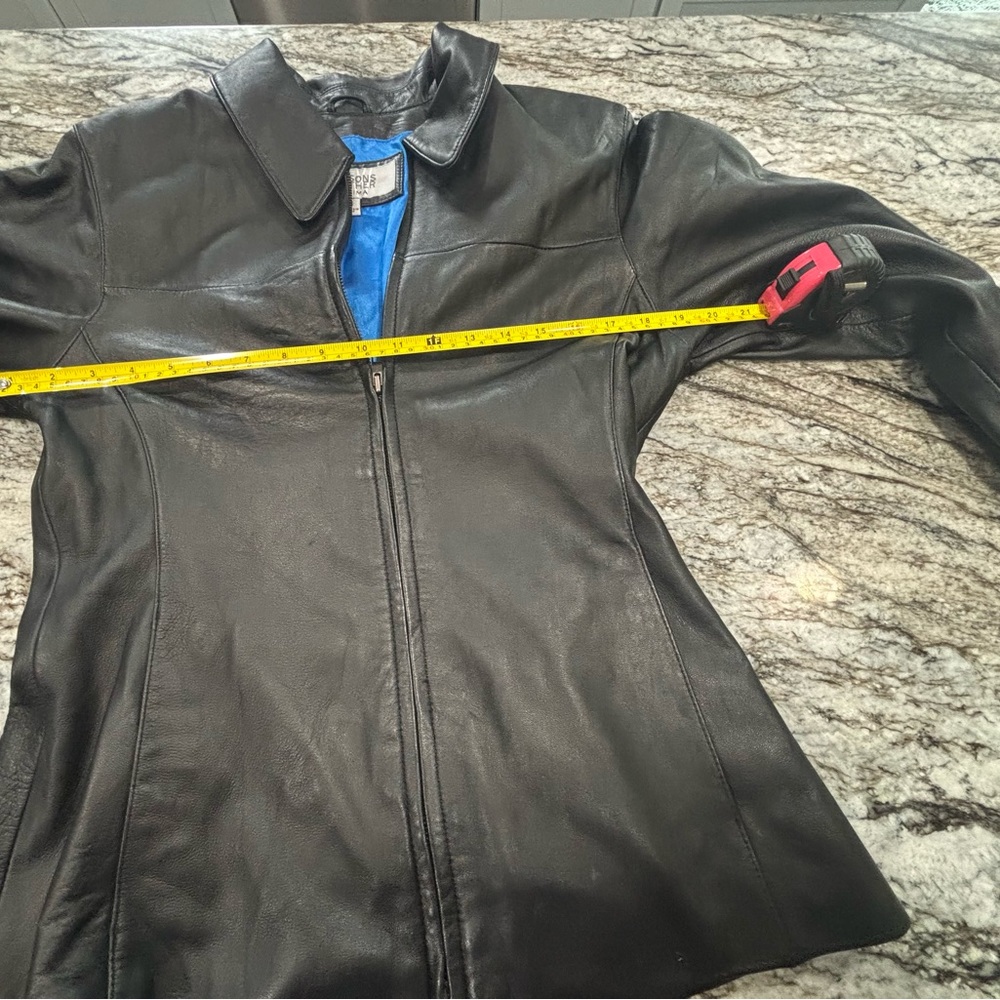 Vintage Women's Wilsons Leather Maxima Black Jacket Size MZippered Hip Length - Picture 5 of 7